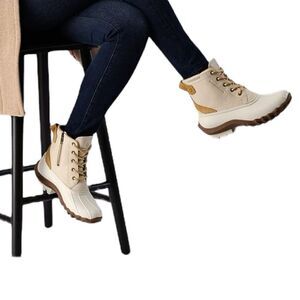 Wolverine Womens 6M Torrent Wool Winter Duck Boot Ivory Snow Treads - W880225
